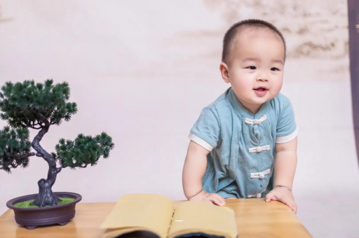 云浮六个月宝宝摇头正常吗